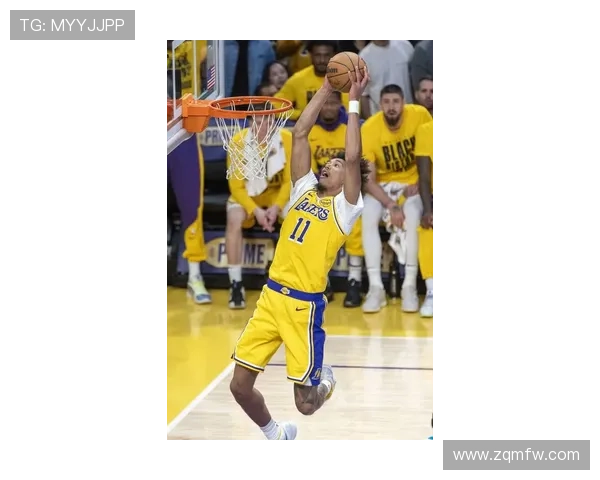 詹姆斯复出带领湖人逆转胜勇士,浓眉表现抢眼成关键先生