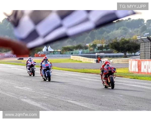 马丁强势登顶MotoGP积分榜巴尼亚亚遭遇意外冠军悬念再起